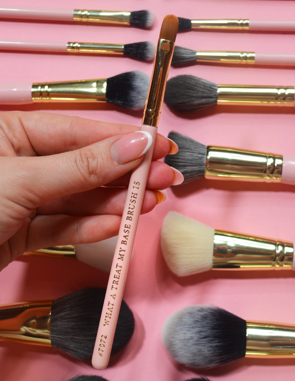 P Louise 7072 Flat Brush Concealer Brush P Louise Cosmetics p-louise-7072-flat-brush-concealer-brush-p-louise-cosmetics