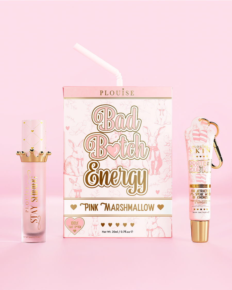 P.Louise 'Bad Bitch Energy' duo di labbra marshmallow rosa su sfondo rosa