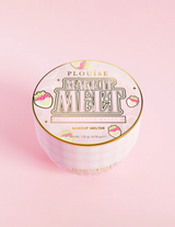 Een potje P.Louise Make It Melt Makeup Cleansing Balmr met een roze label en gouden accenten op een roze achtergrond