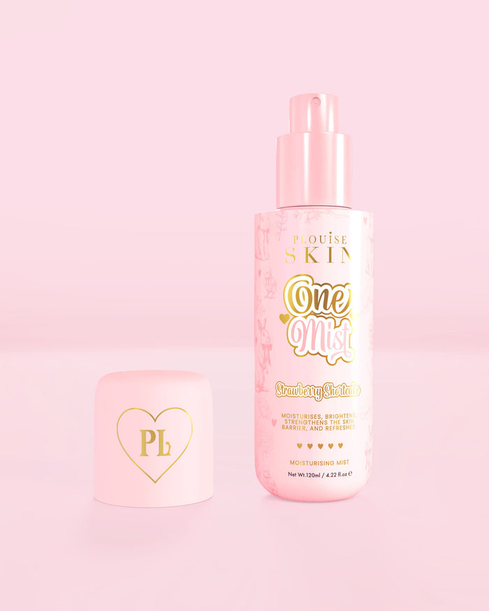 زجاجة وردية من One Mist Moisturizing Mist برائحة الفراولة
