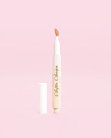 Zdjęcie przedstawiające maskę do ust P.Louise Softie Swipe Tinted Lip Mask w odcieniu Barely There na różowym tle
