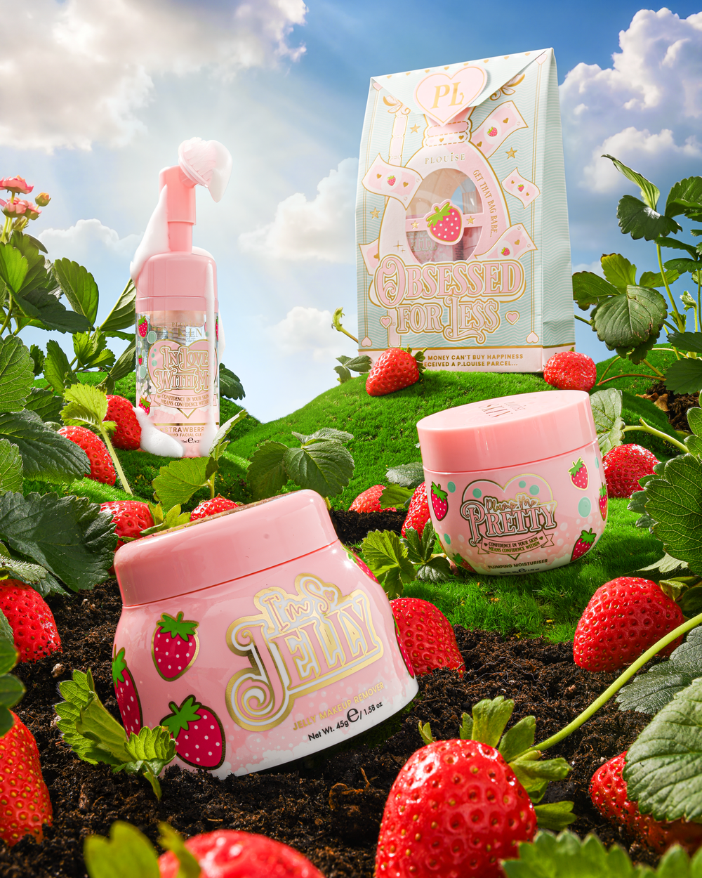 P.Louise Strawberry Obsessed For Less Cuidado de la piel con doble limpieza e hidratación Ubicado en una colina cubierta de hierba rodeada de fresas