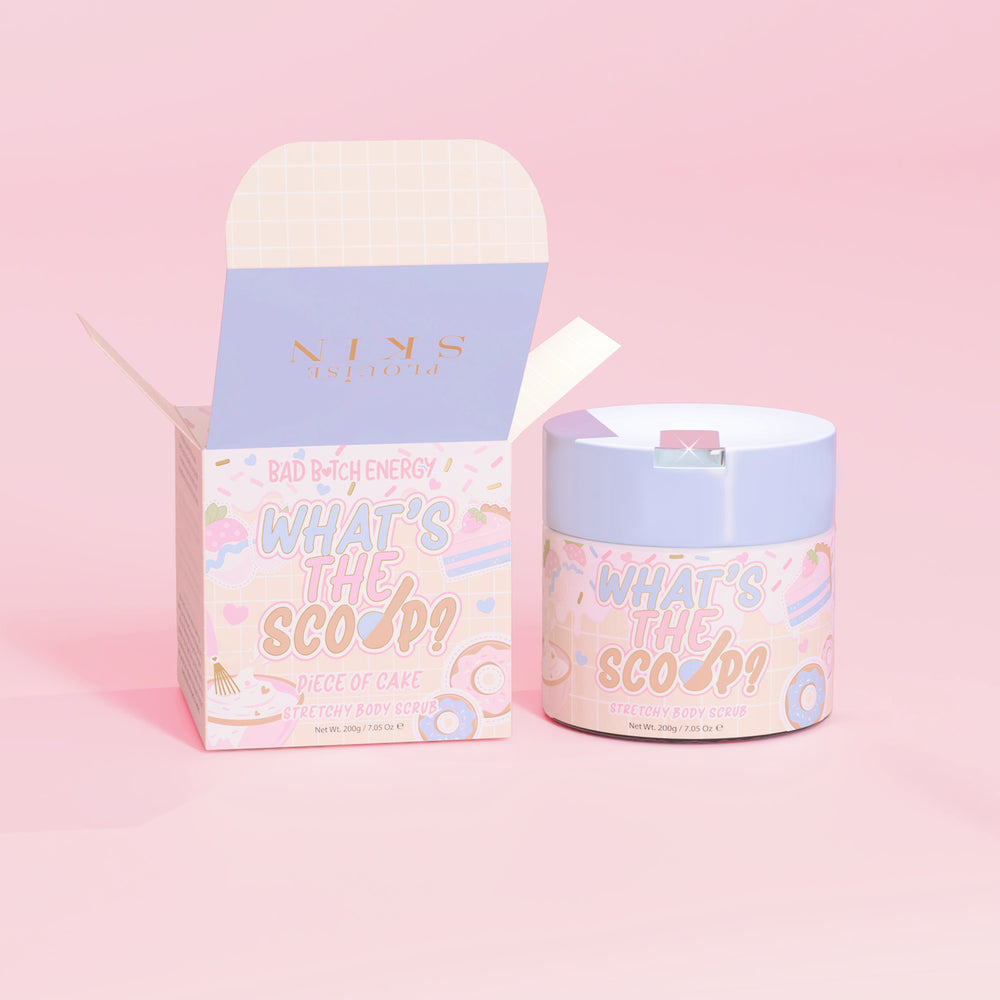 P.Louise « Quel est le scoop ? » gommage corporel extensible au parfum de morceau de gâteau avec un emballage de conception de gâteau sur fond rose