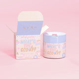 P.Louise « Quel est le scoop ? » gommage corporel extensible au parfum de morceau de gâteau avec un emballage de conception de gâteau sur fond rose