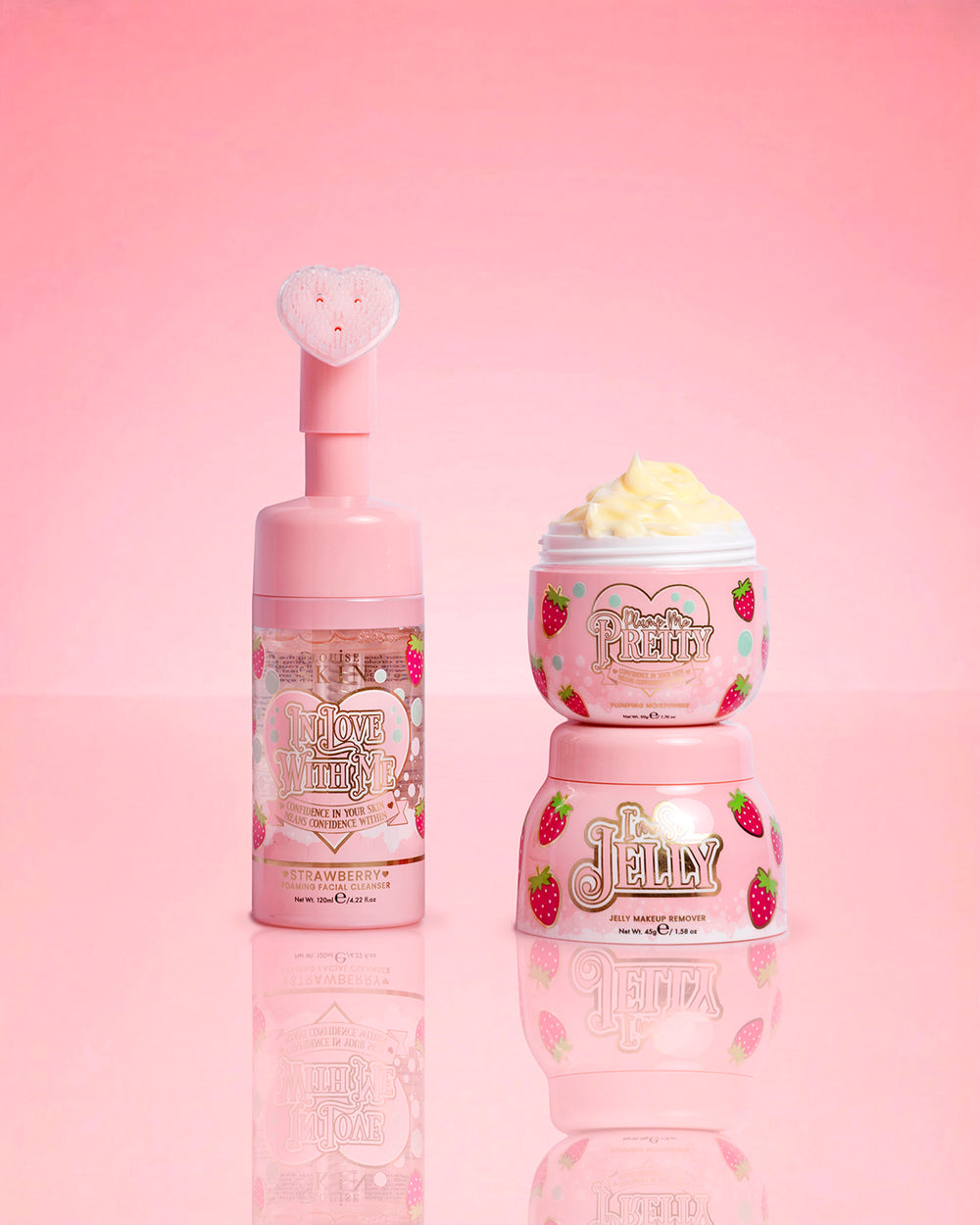 Productos P.Louise Strawberry Obsessed For Less sobre fondo rosa