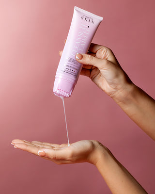 Limpe, reivindique limpador facial hidratante